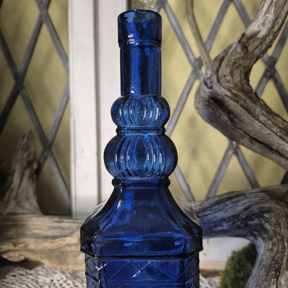 Vintage cobalt blue glass bottle - Picture 7 of 10